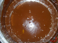Tarta puro chocolate-relleno de chocolate hecho