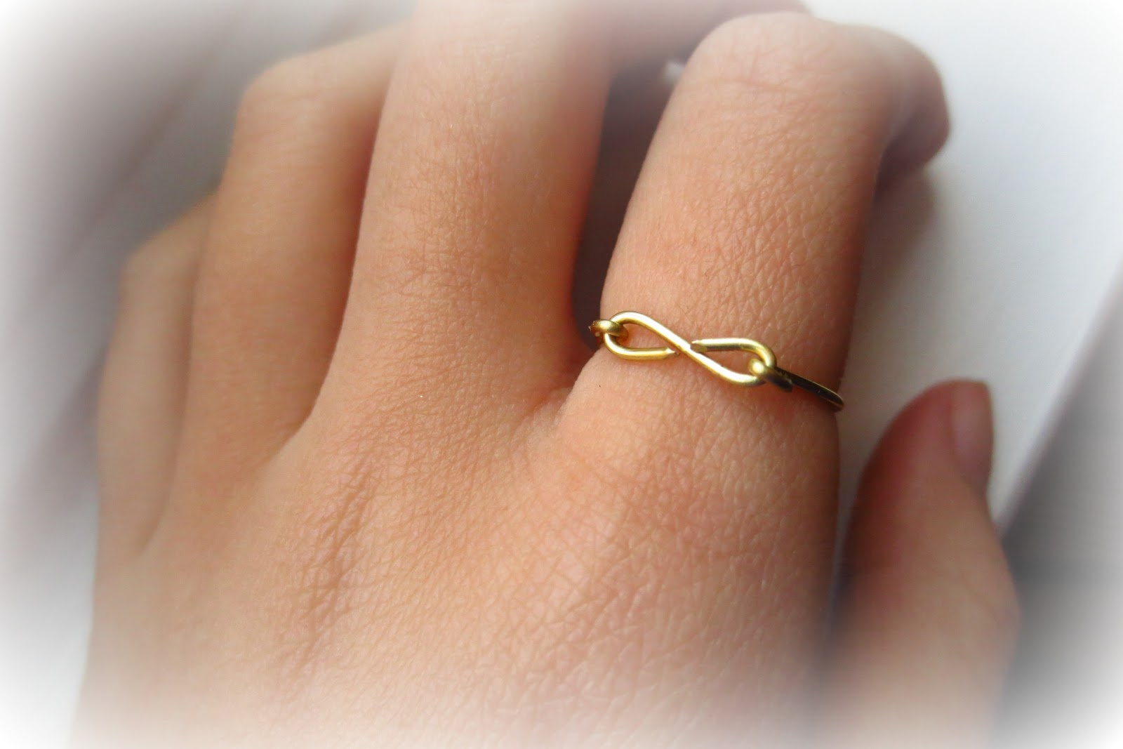Style Generis: DIY Wire Ring: Infinity
