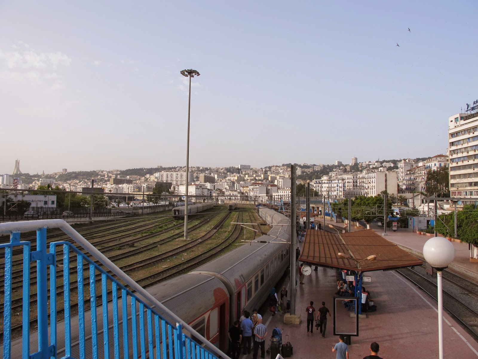 El mundo nunca es suficiente Oran