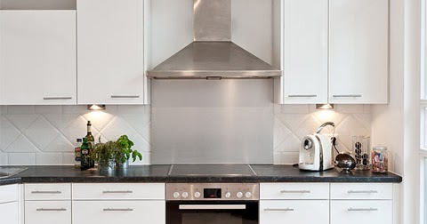 Wir renovieren Ihre Küche : Weisse Kueche - neue Fronten und Geraete