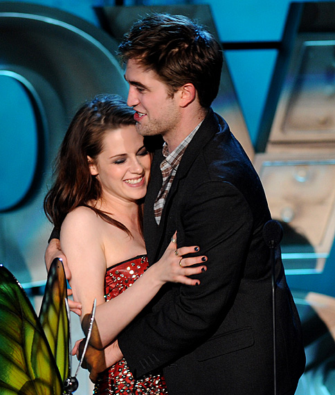 robert pattinson and kristen stewart 2011 mtv movie awards. at 2011 MTV Movie Awards.