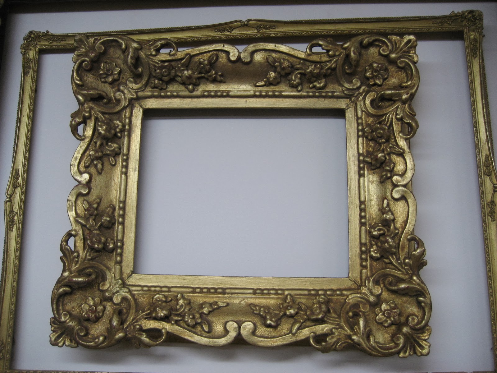 Framemaker A selection of antique frames