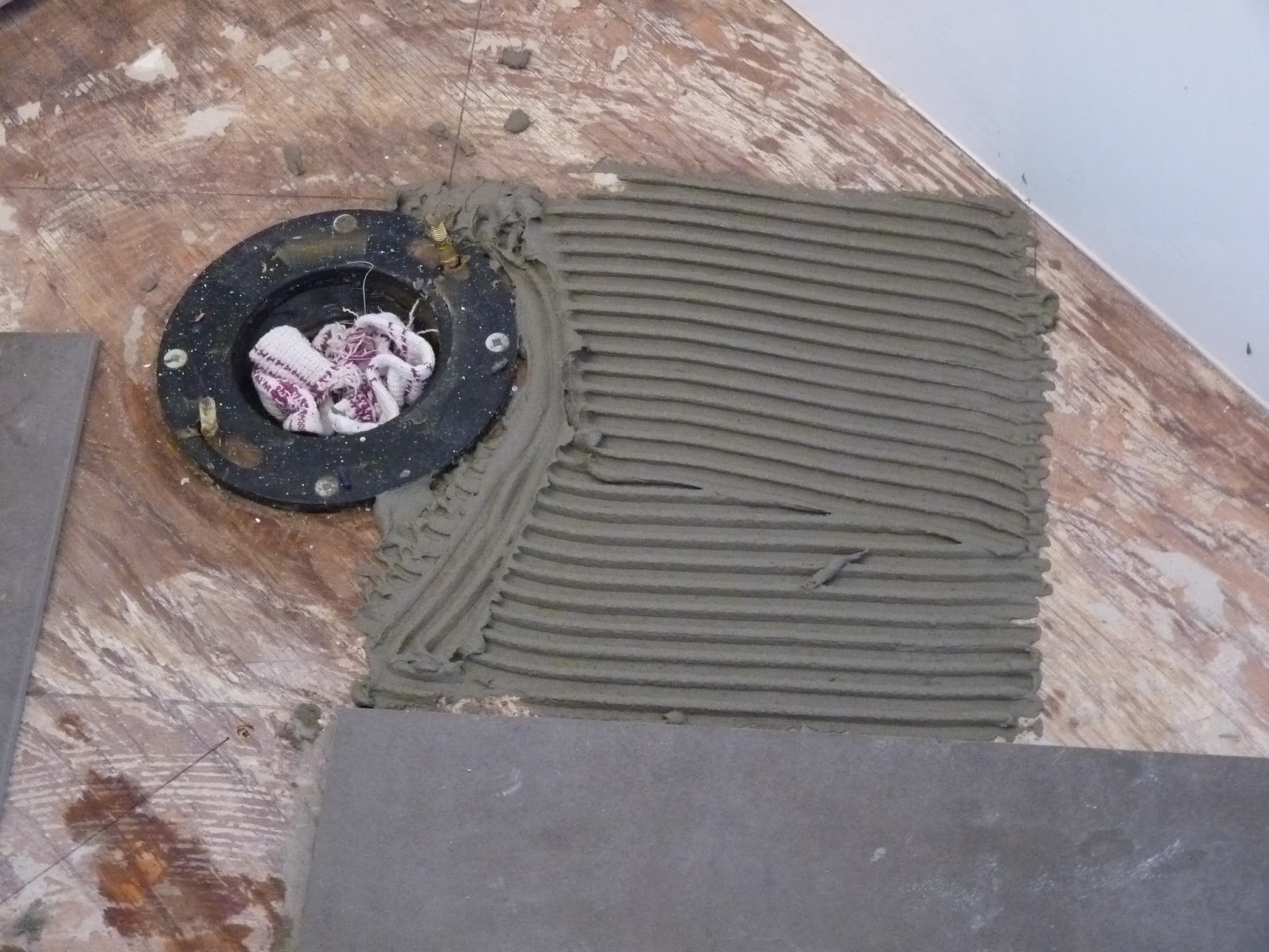 d i y d e s i g n How To Install A Herringbone Tile Floor