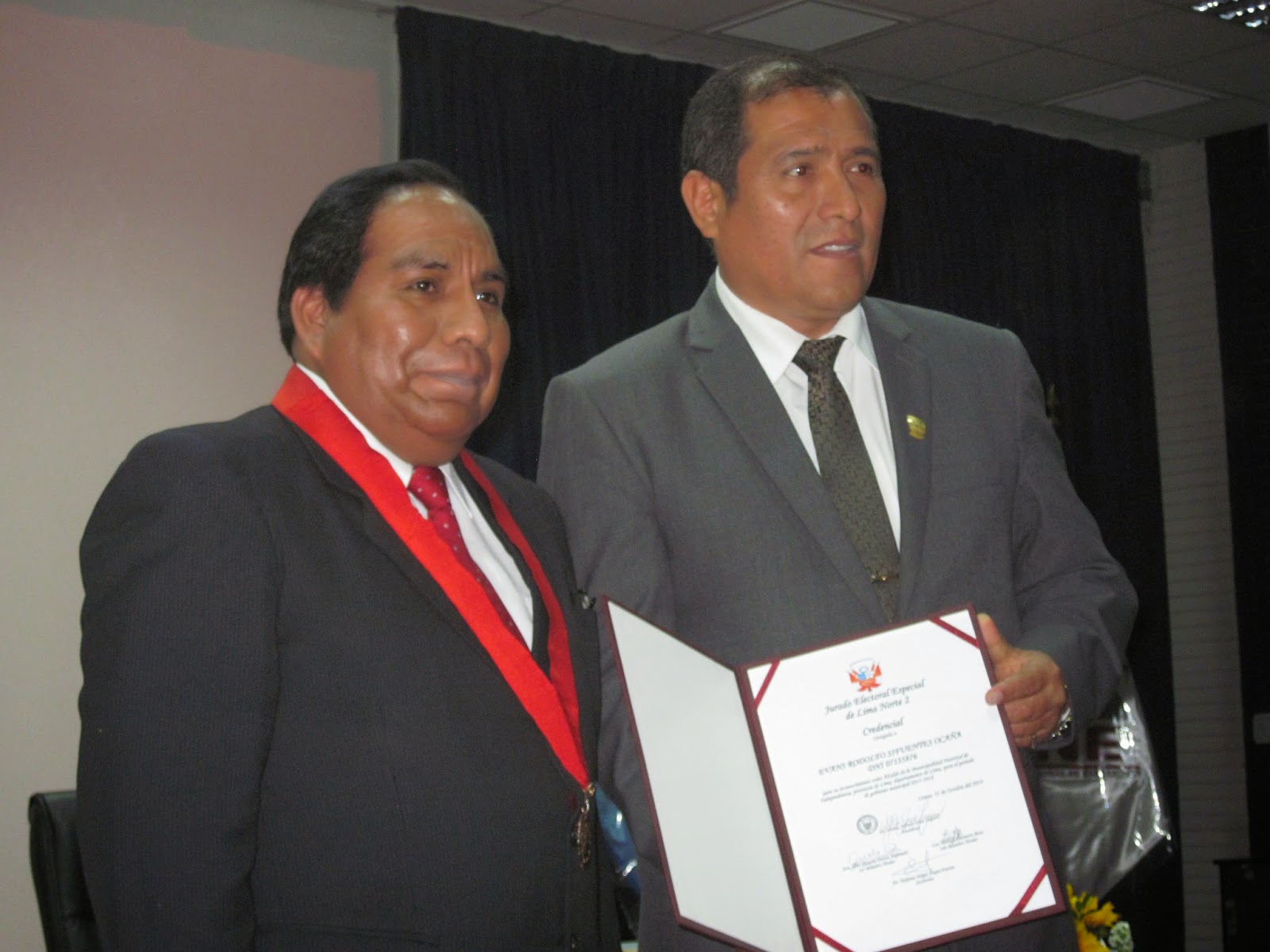 PRENSA ITV PERU FLAMANTES ALCALDES ELECTOS DE COMAS, MIGUEL SALDAÑA Y