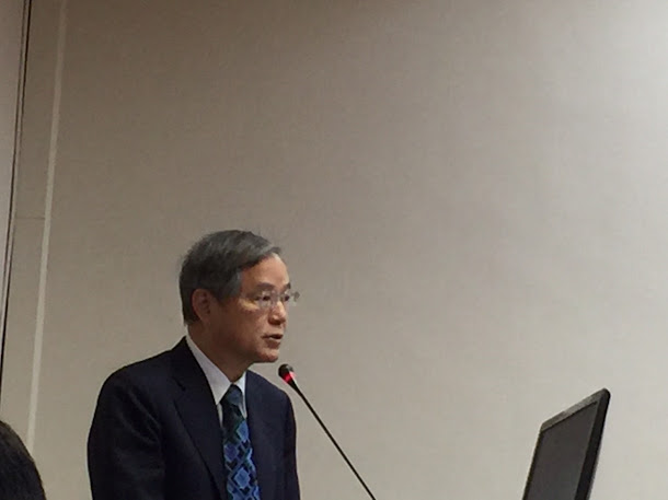 外界質疑前瞻基礎建設對外溝通不足,對此,國發會主委陳添枝18日在立法院表示,外界的質疑,他會檢討。 外界質疑前瞻基礎建設對外溝通不足,對此,國發會主委陳添枝18日在立法院表示,外界的質疑,他會檢討。
