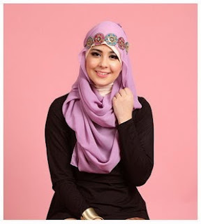 Desain Hijab Modern Terbaru Ala Risty Tagor