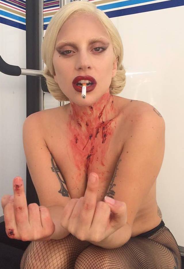 Lady Gaga en topless y más - Farándula Internacional - Parejas Disparejas
