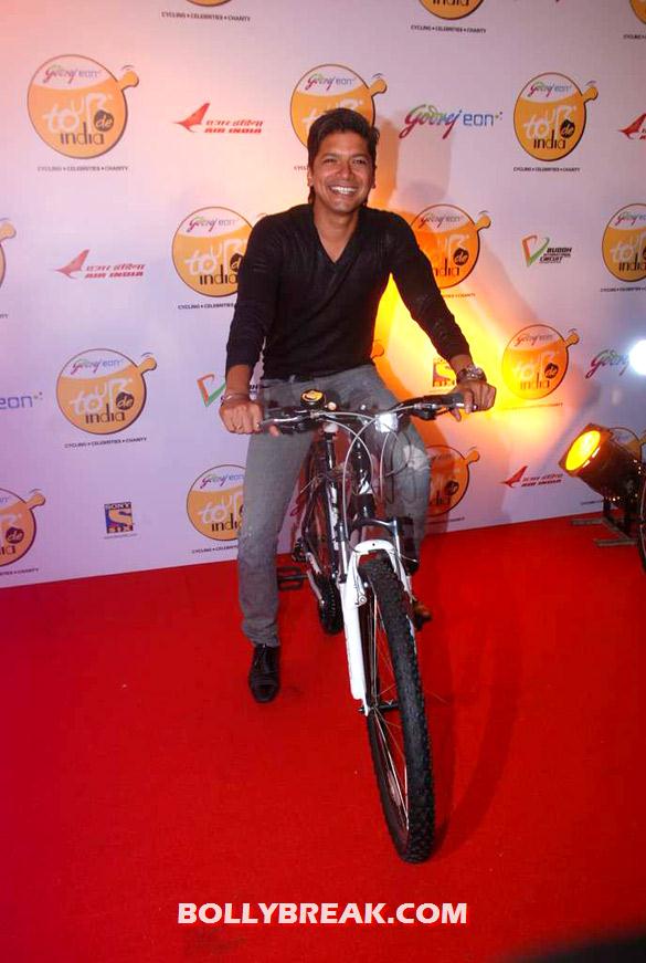 Shaan - (4) - Celebs grace the Godrej Eon's 'Tour De India' cycling event