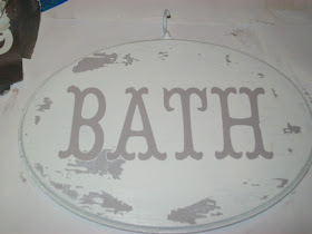 Deco Verde: Hanging Bath Sign for Guests