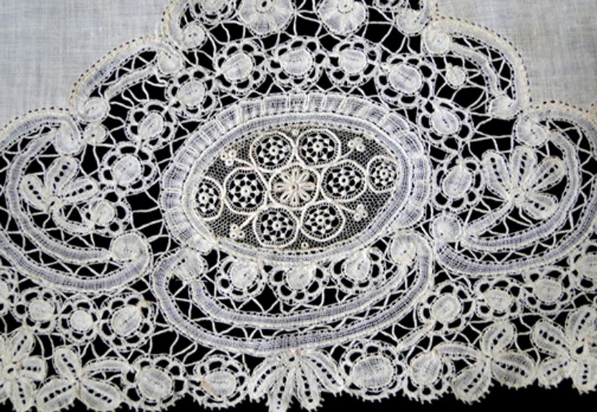 Buyer & Seller of Antique Lace, Fine Linens, Vintage Clothing, Haute