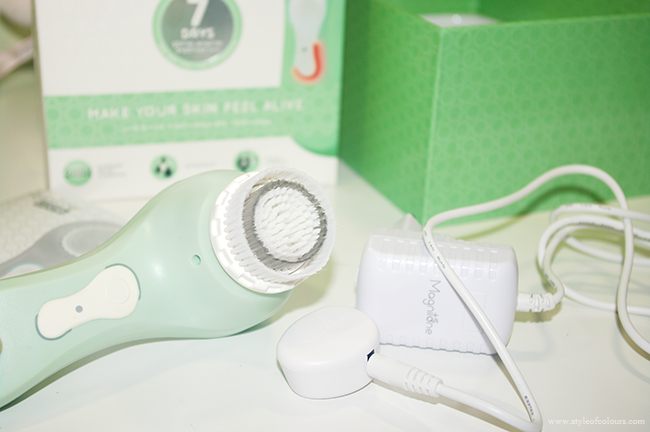 Magnitone Lucid Daily Cleansing Brush