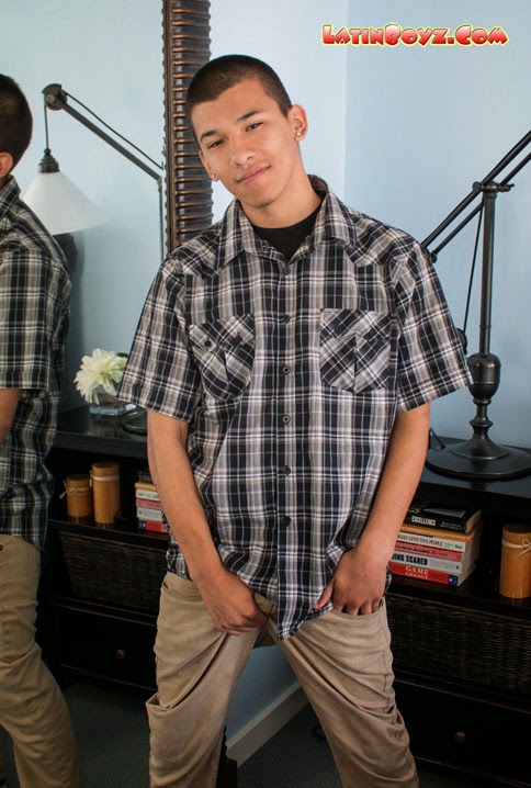 JOVENCITO LATINO GAY jovencito latino gay: