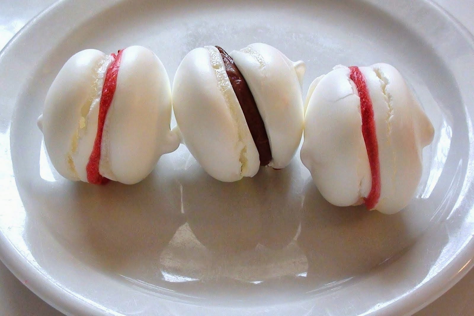 zsuzsa is in the kitchen FOAM KISSES HABCSÓK