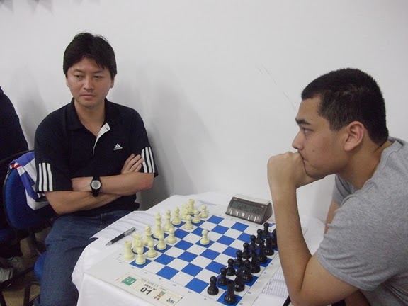 Enxadrista de 95 Anos Vence Torneio Com Três Titulados em Buenos Aires