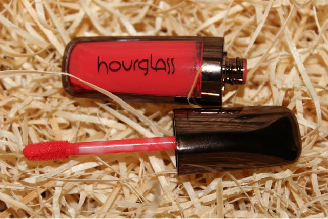 Hourglass Opaque Rouge Liquid Lipstick in Muse