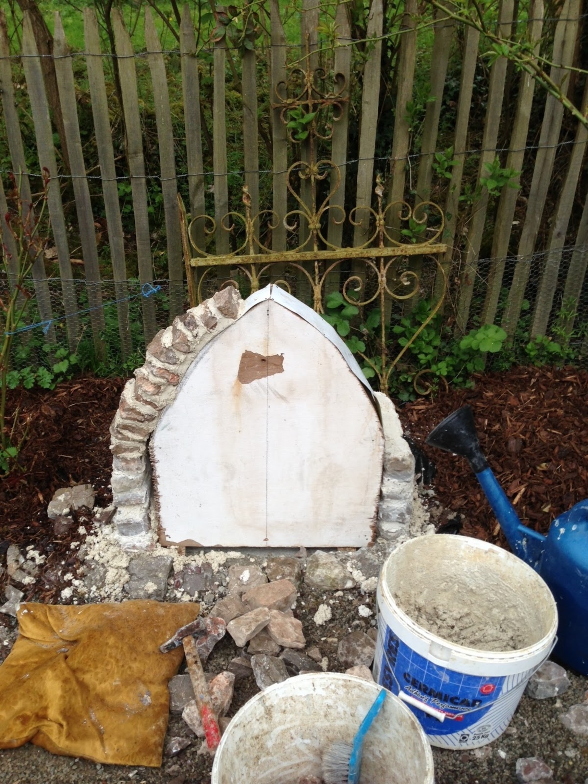 La ferme des blancs pignons Une niche pour une statue