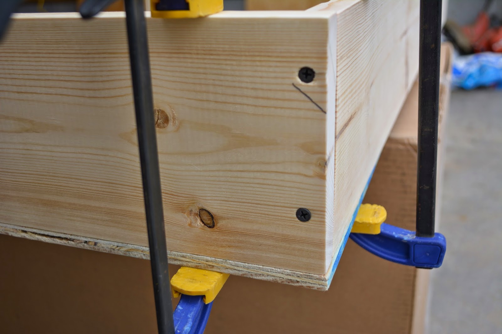 Design du Monde How to build a crate for shipping artwork