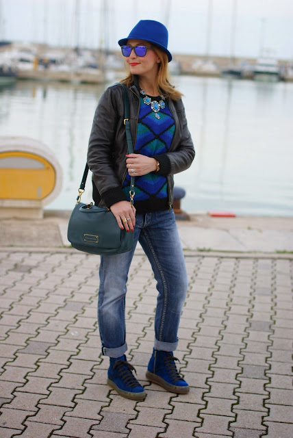 leather bomber jacket, Ruco Line scarpe blu, Oakley mirror sunglasses, Fashion and Cookies, fashion blogger
