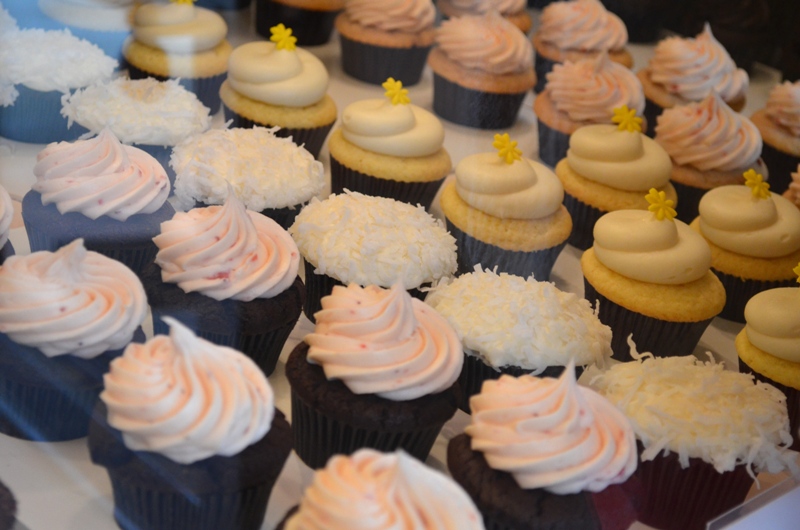 For the Love of Dessert Celebrity Cupcakes Review