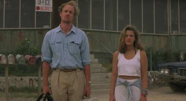 Drew Barrymore,Teri Weigel,Susan Tyrrell in Far From Home (1989)