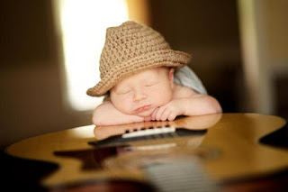 Gratis gambar bayi dan gitar wallpaper Gratis gambar bayi dan gitar wallpaper