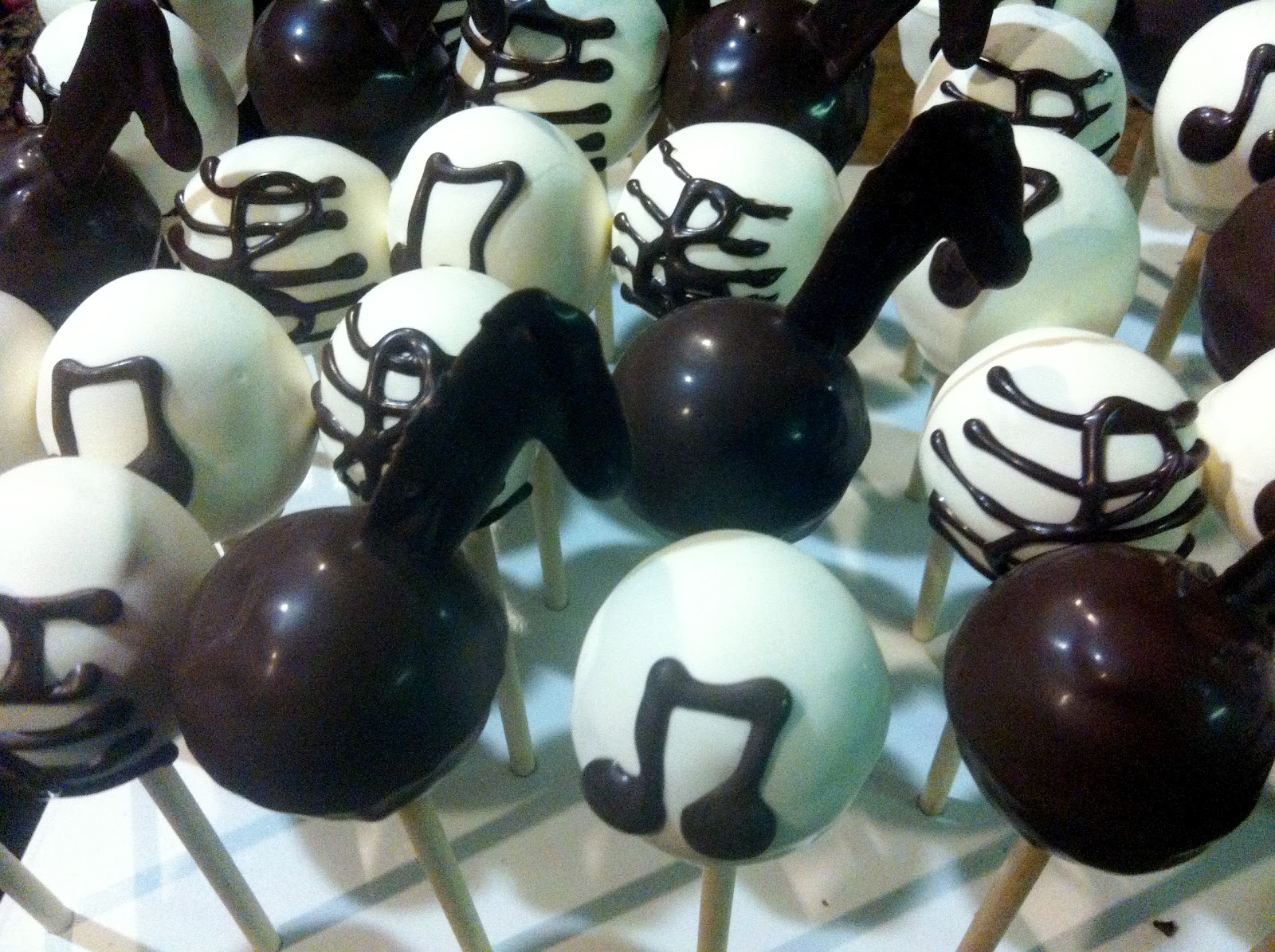 Cake Pop Queens Music Cake Pops