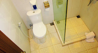 Shower kamar mandi hotel