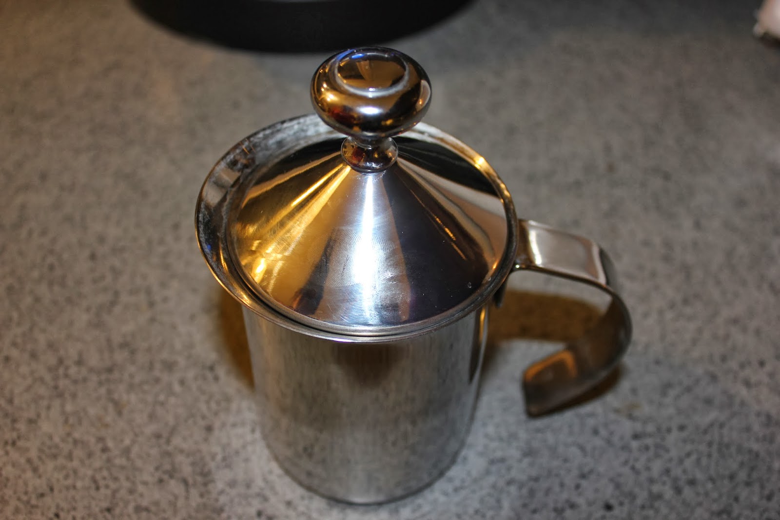 RIGHT HERE&NOW Almond milk latte