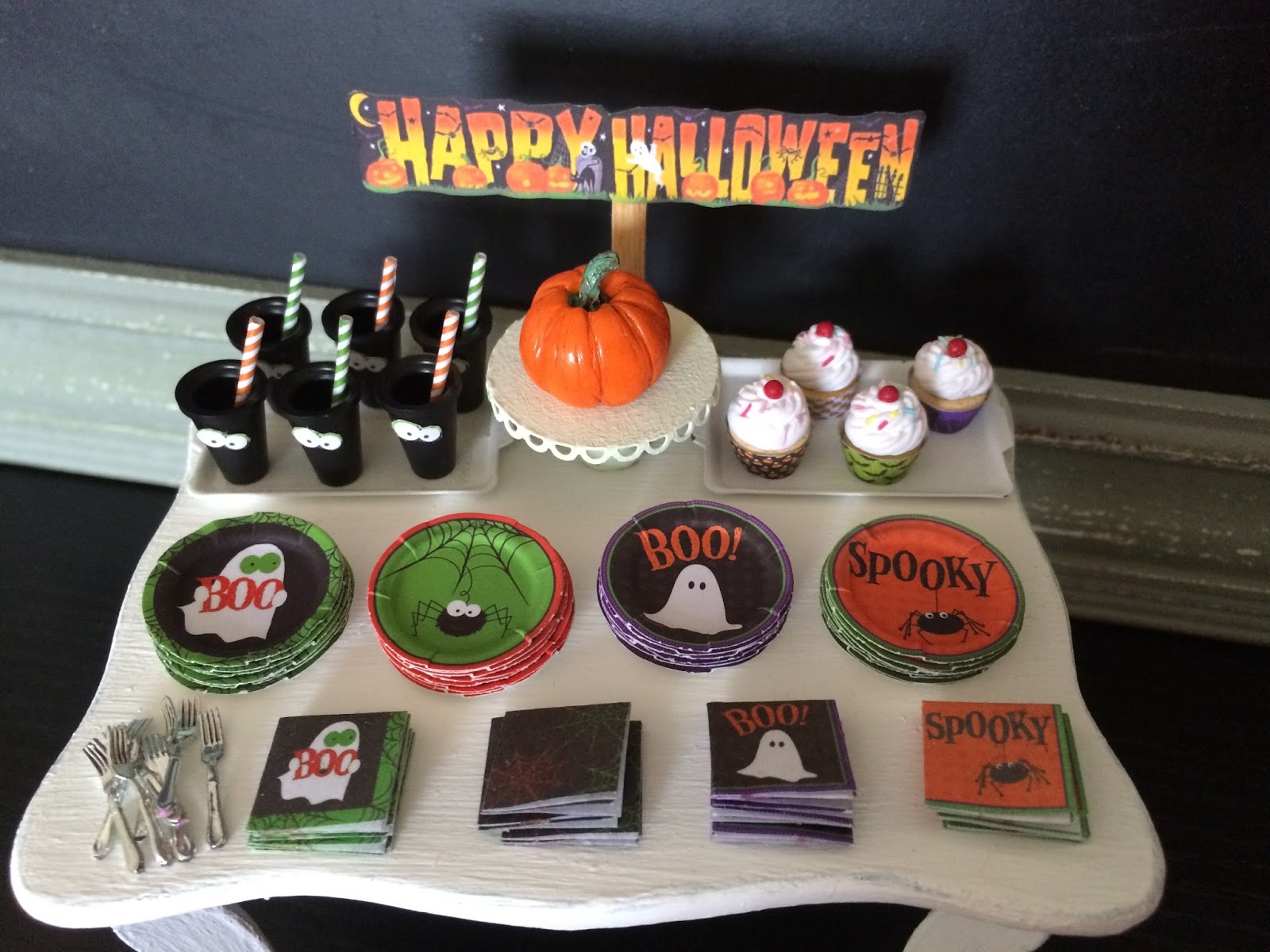 Baking In Miniature Halloween Party Decorations 112 Scale Miniature
