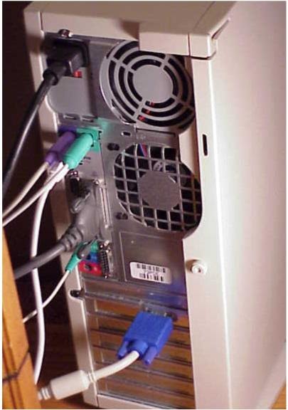 Sengatan Listrik Pada Casing. ~ Pratama Komputer