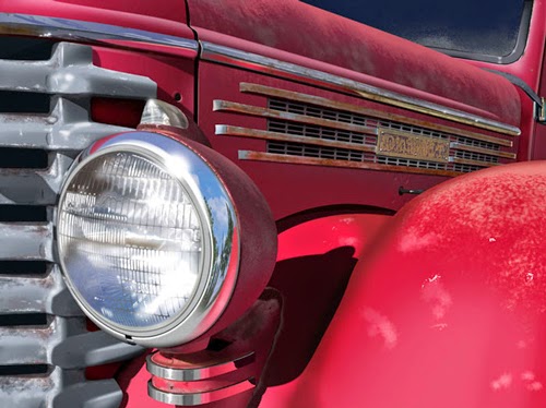 06-Red-Truck-Bert-Monroy-Digital-Photo-Realistic Art-www-designstack-co