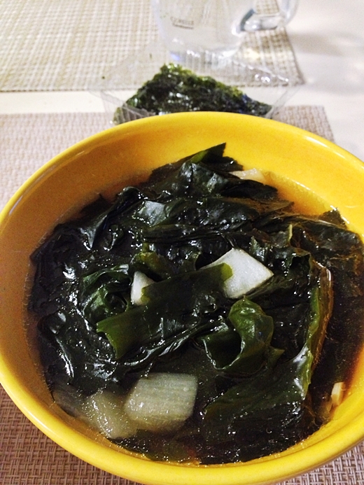 Seoul cafes Easy seaweed soup without meat