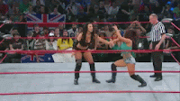 #RAW06 La confrontation avant stomping grounds Mickie+James+-+Mickie-DDT