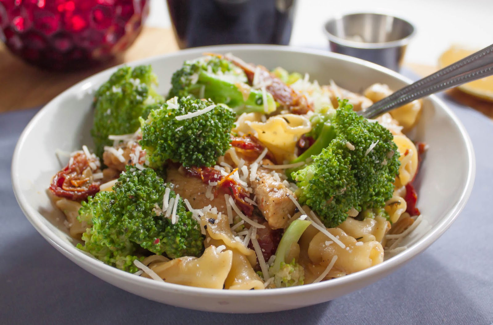 THE PANTRY PANDA Pasta with Chicken, Broccoli, and SunDried Tomatoes.