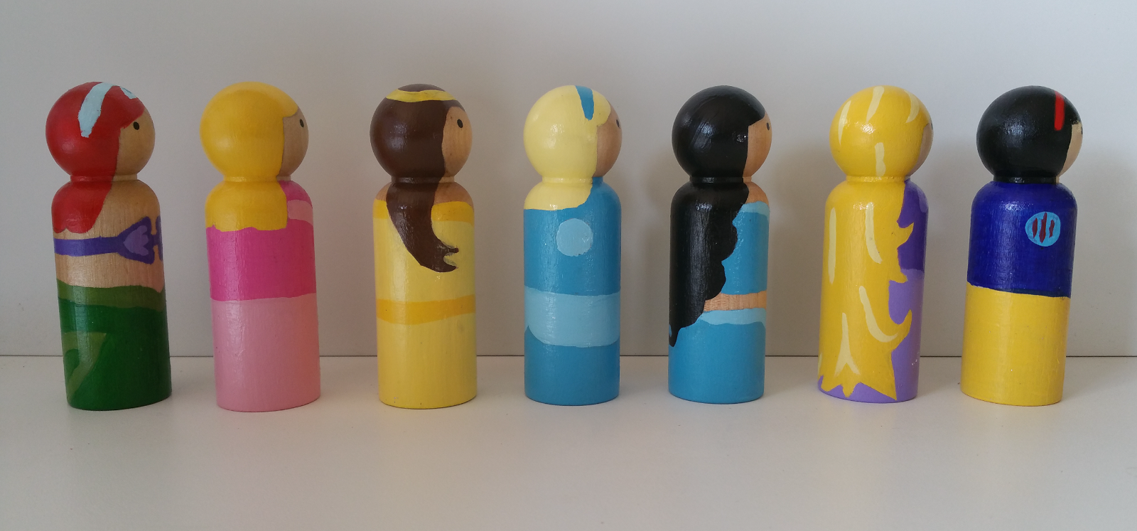 Living Organised How To... Painting Wooden Peg Dolls