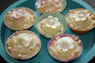 spring flower cupcakes