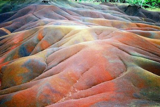 Subhanalaah, Indahnya Bukit Pasir 7 Warna Di Pulau Mauritius Ini... [ www.BlogApaAja.com ]