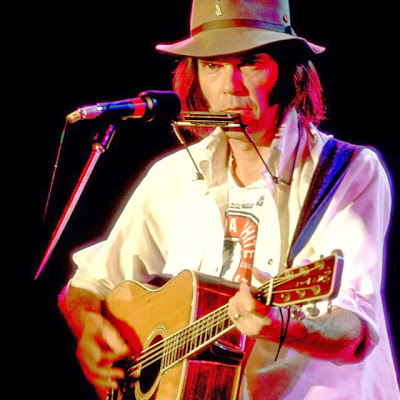 Neil Young News: Photo of the Moment: Neil Young - Farm Aid 1985