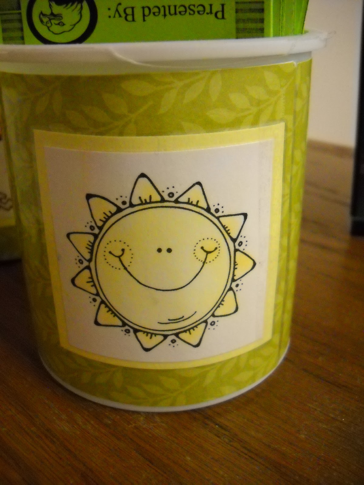 Potpourri Mommy Reused frosting containers