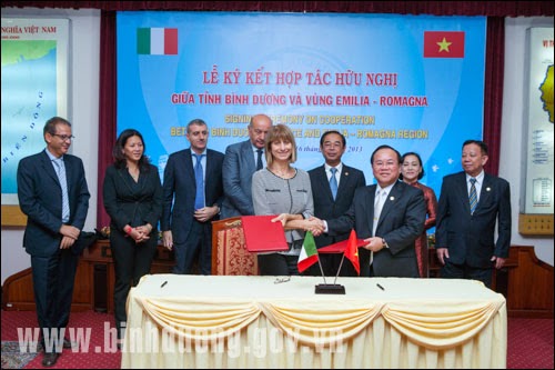 binh-duong-ky-ket-cong-hoa-y-1 binh-duong-ky-ket-cong-hoa-y-1