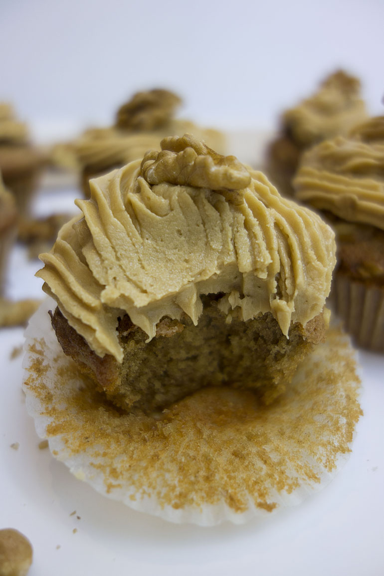 Coffee and Walnut Cupcakes Step By Step