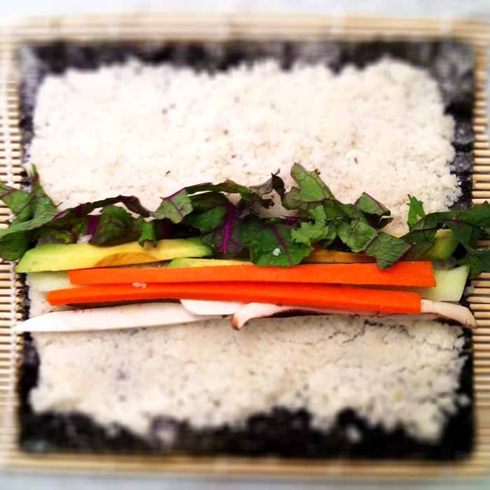 A Simply Raw Life: RAW VEGAN VEGETABLE SUSHI ROLL