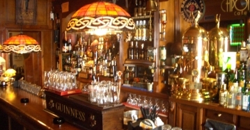 Interior del Capone Cafe