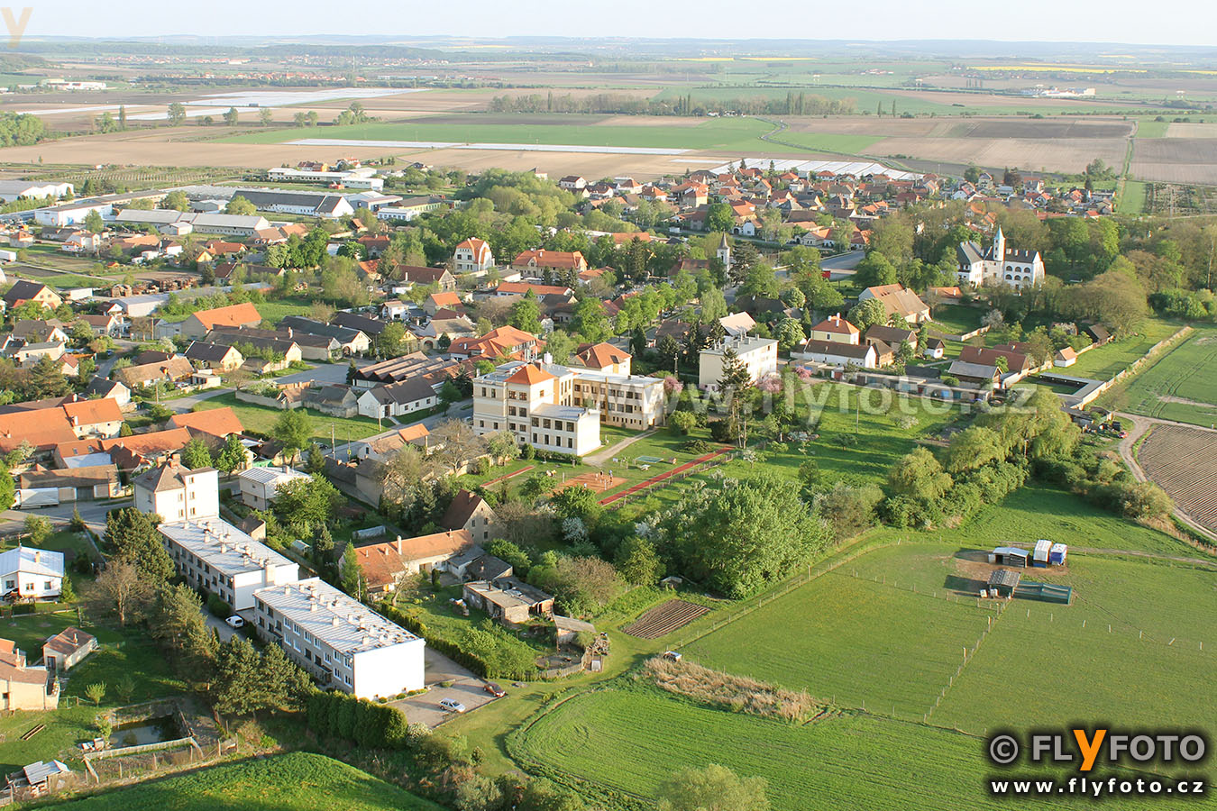 FLyFOTO letecká fotografie a video Přerov nad Labem
