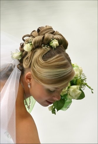 prom hairstyles updos curly. Medium Hair Updos