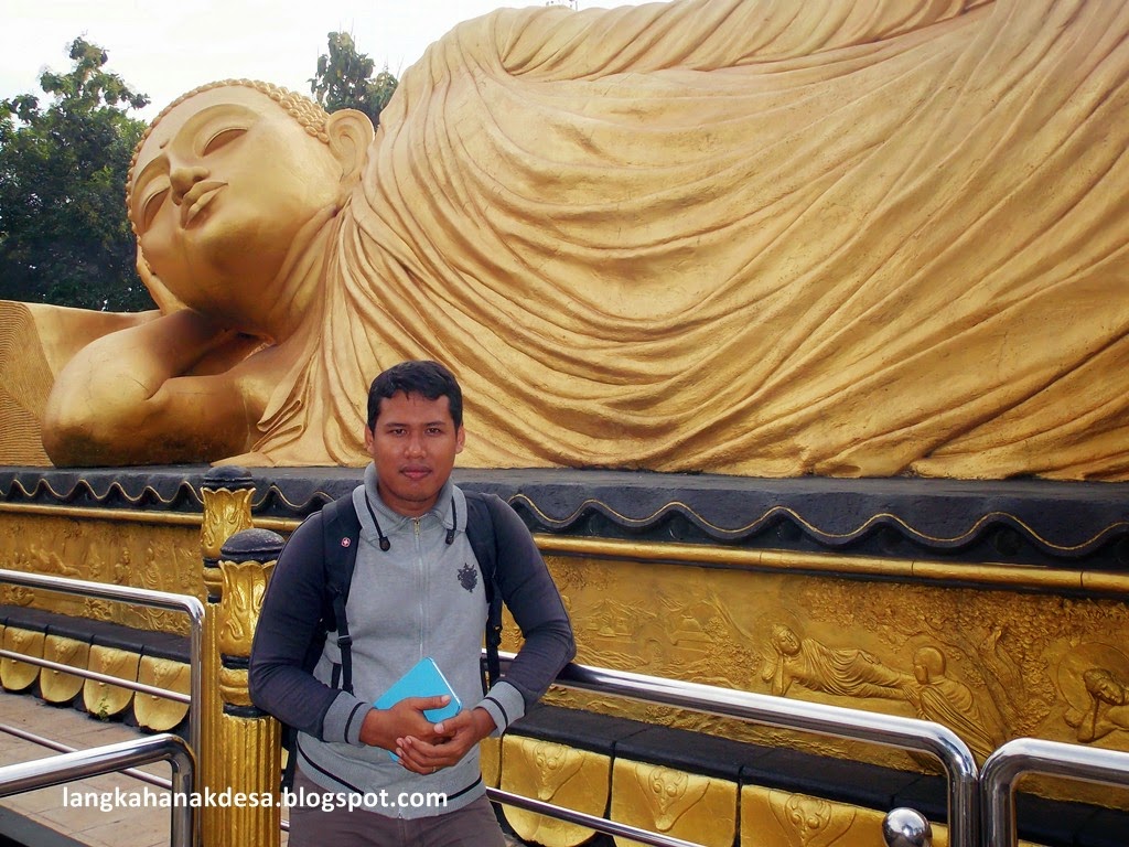 Langkah Anak Desa: Patung Budha Tidur Mojokerto