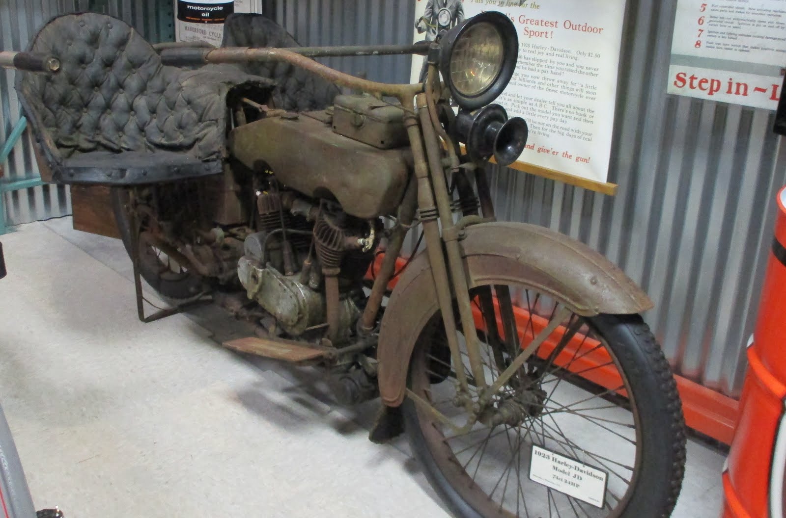 HARLEY 1923 - MOTORCYCLEPEDIA NEWBURGH NY. - DOUBLE PASSAGERS