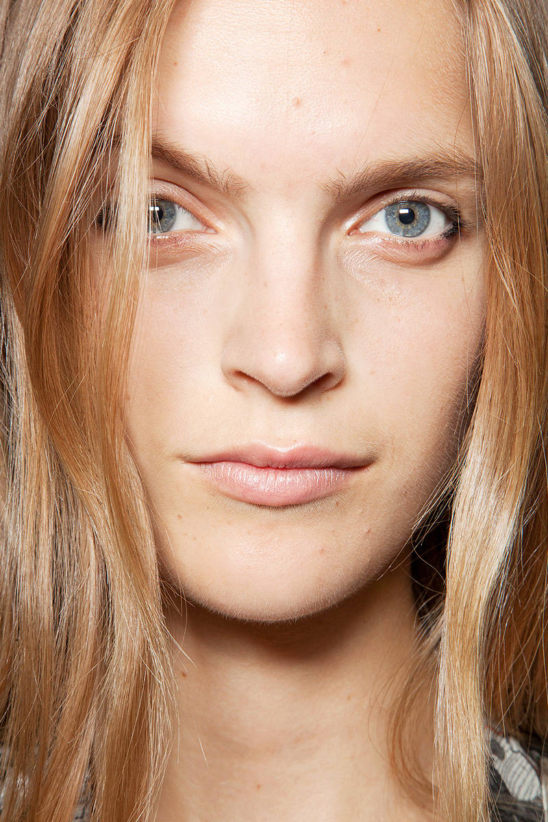Beauty backstage edun spring exclusive photo Beauty backstage edun spring new photo