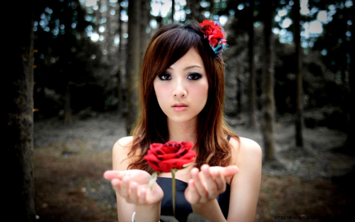 Cute Girls And Roses Wallpaper Cute Girls And Roses Wallpaper