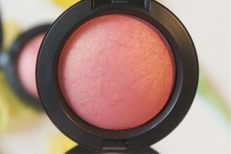 MAC A Fantasy of Flowers Blushes 